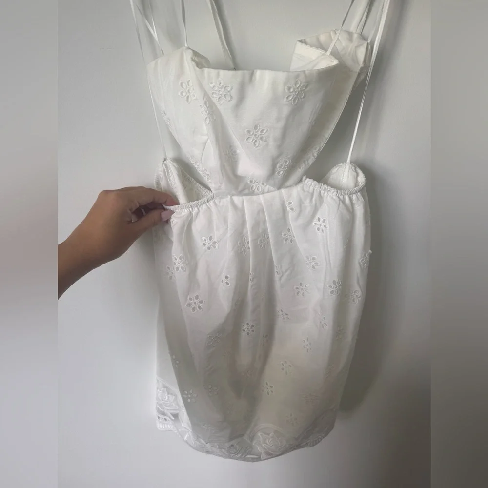 Hello Molly My Escape Mini Dress in White - Size M - Picture 12 of 14